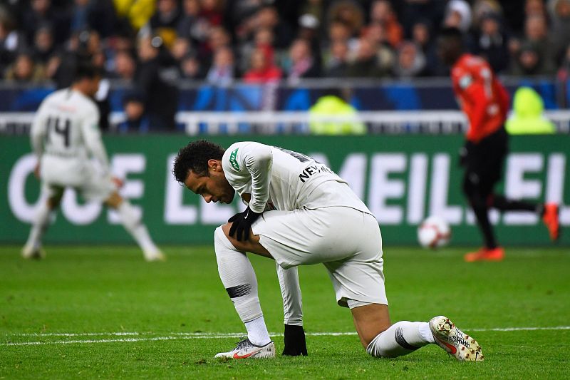 开云体育下载-包含加时末段法国杯传出新动向，皇家马德里更衣室发声，管理层表态——球迷炸锅，更衣室氛围转暖的词条