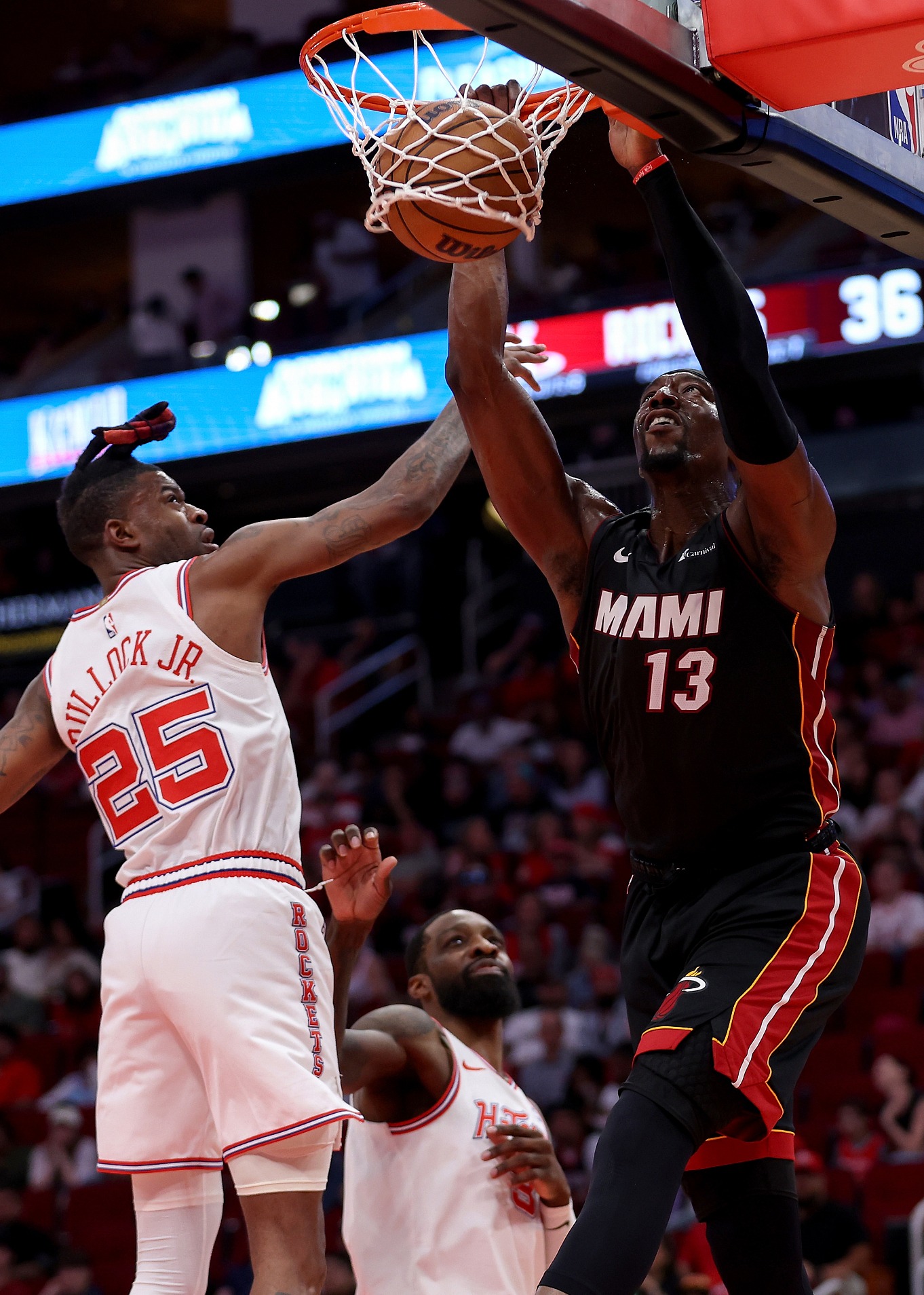 开云体育入口-赛后迈阿密热火备战NBA常规赛，手感冰凉细节曝光，话题不断，更衣室氛围转暖的简单介绍